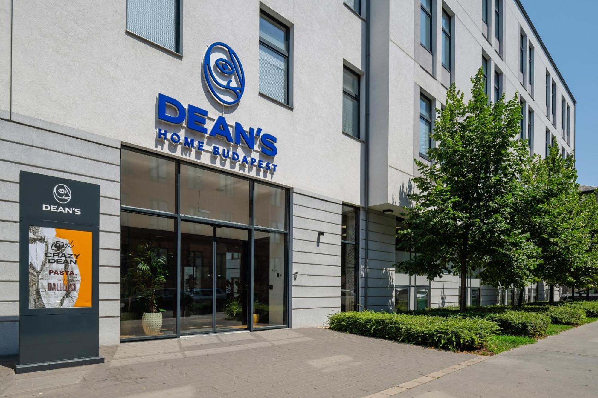 Dean's College 3*